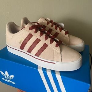 Adidas Campus Sneakers in peach and Red